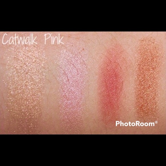 😍 MEGAGLO ILLUMINATING PALETTE 😍 - Picture 8 of 8